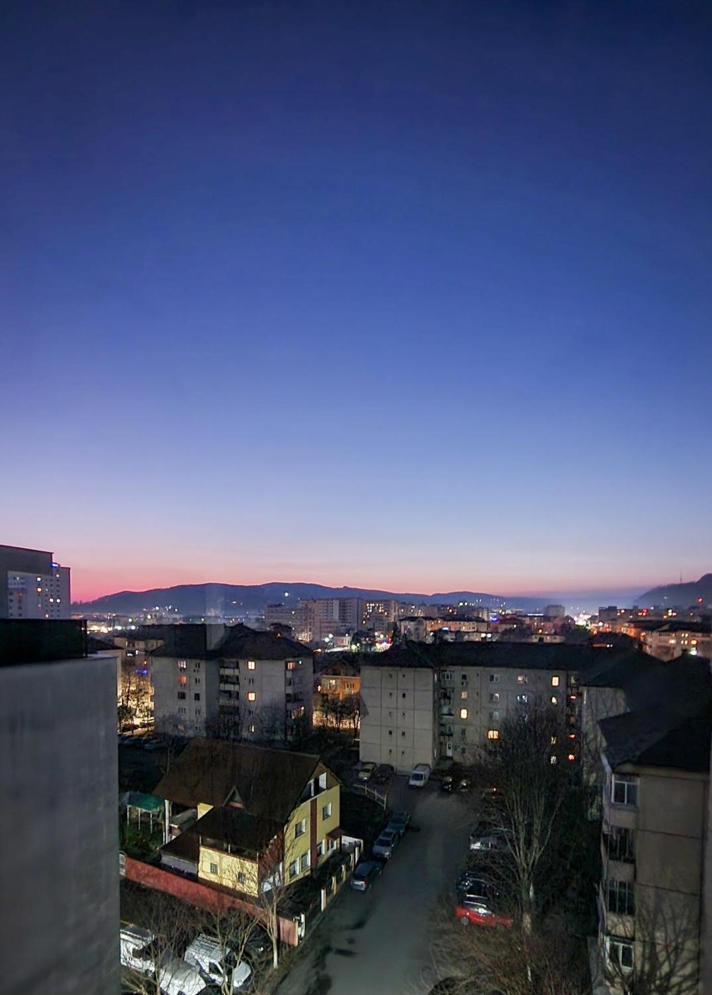 Central Modern View Ap Râmnicu Vâlcea Esterno foto